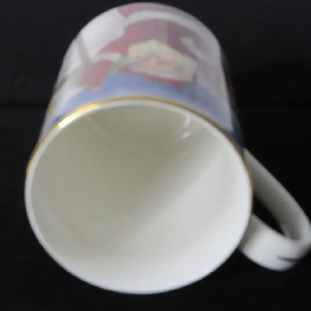𝅺american Atelier Santa 5052 Porcelain Coffee Mug